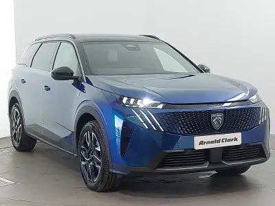 Usado Peugeot 5008 GTi 136 HP (100 kW) 2025 Azul SUV