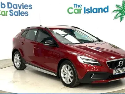 Begagnad Volvo V40 Pro 152 HK (111 kW) 2019 Halvkombi