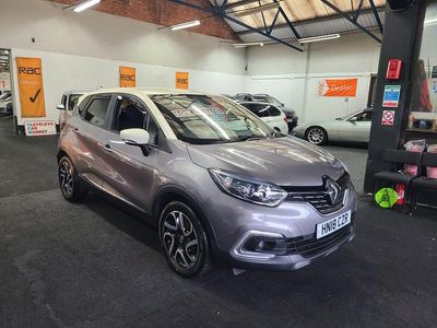 Used Renault Captur Dynamique 90 HP (66 kW) 2018 Grey SUV