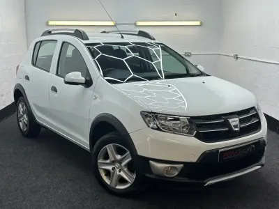 Used Dacia Sandero Lauréate 90 HP (66 kW) 2016 White Hatchback
