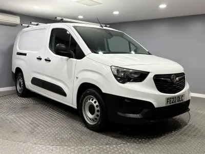 Used Vauxhall Combo 100 HP (73 kW) 2022 White MPV