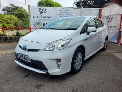Used Toyota Prius 122 HP (89 kW) 2022 White Hatchback