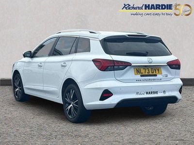 White Used 2023 MG MG5 EV Trophy Estate | £15,999 (Fair price)