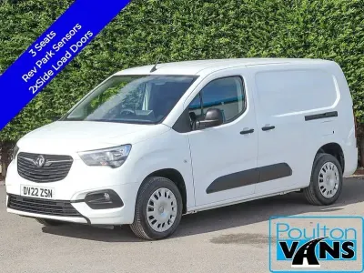 Second-hand Vauxhall Combo Sportive 100 CP (73 kW) 2022 Alb Monovolum
