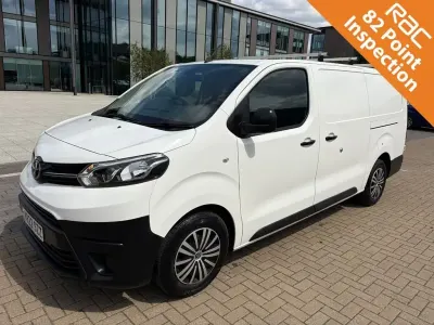 Used Toyota Proace 140 HP (102 kW) 2022 White MPV