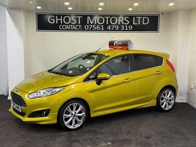 Used Ford Fiesta Titanium 75 HP (55 kW) 2013 Yellow Hatchback