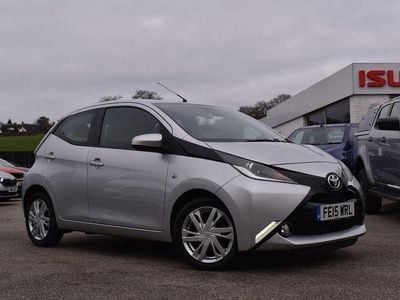 Silver Used 2015 Toyota Aygo x-press Hatchback | £4,682 (Fair price)