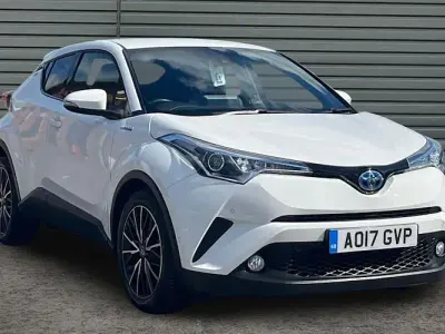 Used Toyota C-HR 122 HP (89 kW) 2017 White SUV