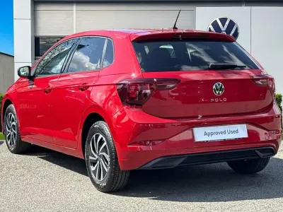 Używany VW Polo Life 95 KM (69 kW) 2023 Czerwony Hatchback
