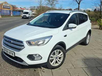 Begagnad Ford Kuga Zetec 2019 Vit SUV