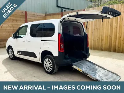 Used Citroën Berlingo 130 HP (95 kW) 2020 White MPV
