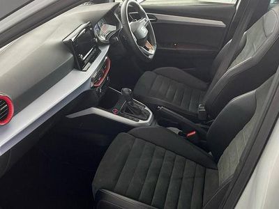 Used Seat Arona FR 110 HP (80 kW) 2023 White SUV