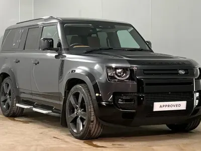 Usado Land Rover Defender First Edition 296 CV (217 kW) 2023 Gris SUV