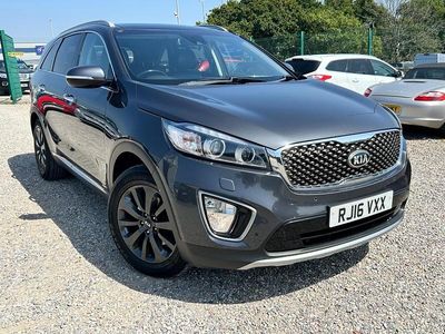 Grey Used 2016 Kia Sorento SUV | £8,995 (A bit pricey)