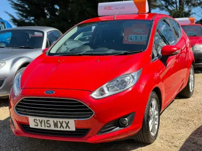 Used Ford Fiesta Zetec 2015 Red Hatchback