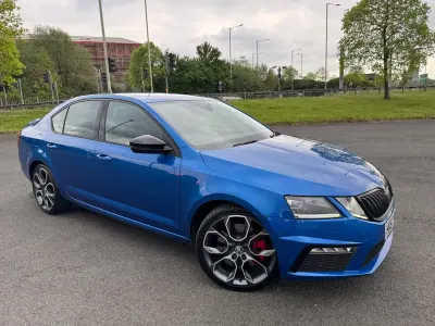 Usado Skoda Octavia vRS 230 HP (169 kW) 2018 Azul Citadino