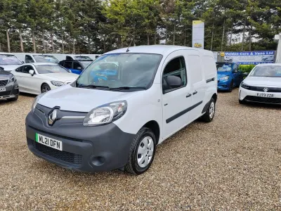 Usado Renault Kangoo Business 44 kW (60 CV) 2021 Blanco Monovolumen