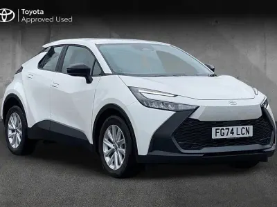 Used Toyota C-HR 140 HP (102 kW) 2024 White SUV
