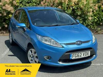 Used Ford Fiesta Titanium 95 HP (69 kW) 2012 Blue Hatchback