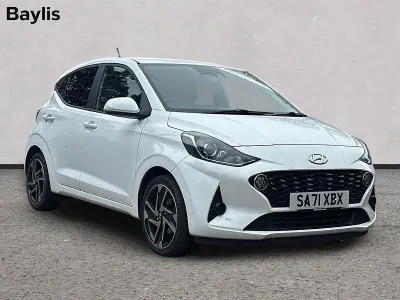 Used Hyundai i10 Premium 67 HP (49 kW) 2021 White Hatchback