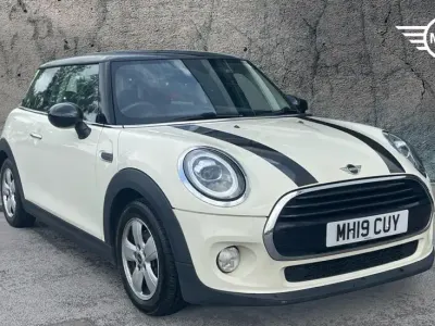 Used Mini Cooper Classic 134 HP (98 kW) 2019 White Hatchback