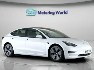 Used Tesla Model 3 Standard Range Plus 239 kW (325 HP) 2021 White Sedan