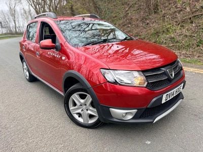 Used Dacia Sandero Lauréate 2014 Red Hatchback