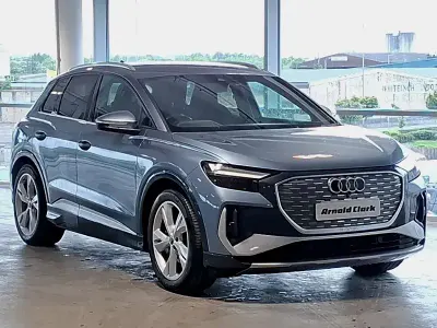 Gebraucht Audi Q4 e-tron S-Line 125 kW (170 PS) 2021 Blau SUV