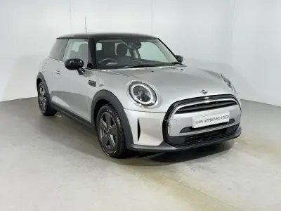 Używany Mini Cooper Classic 134 KM (98 kW) 2023 Srebrny Hatchback