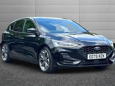 Neu Ford Focus ST-Line X 155 PS (114 kW) 2025 Schwarz Kleinwagen
