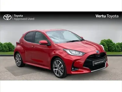 Used Toyota Yaris 116 HP (85 kW) 2023 Red Hatchback