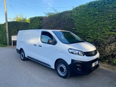Used Vauxhall Vivaro 100 HP (73 kW) 2021 White MPV