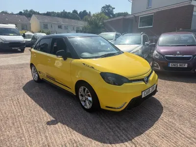 Used MG MG3 106 HP (77 kW) 2018 Yellow Hatchback