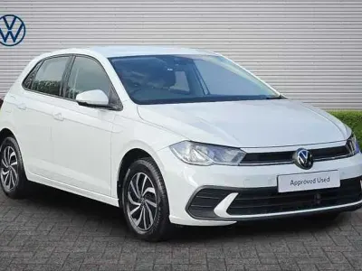 Begagnad VW Polo Life 95 HK (69 kW) 2023 Vit Halvkombi