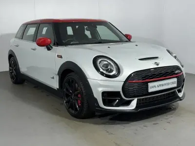 Usado Mini John Cooper Works Clubman Sport 302 CV (222 kW) 2021 Plateado Familiar