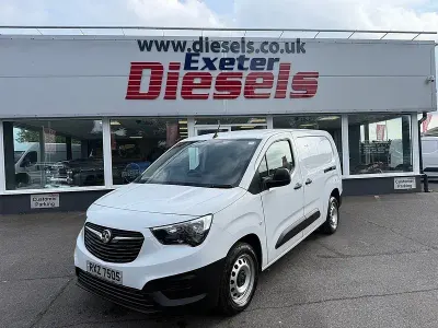 Używany Vauxhall Combo 100 KM (73 kW) 2022 Biały Minivan