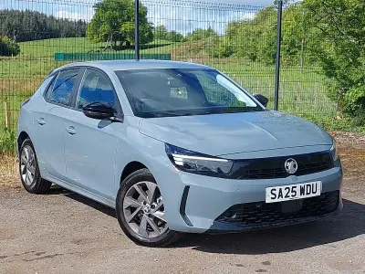 Second-hand Vauxhall Corsa Design Edition 100 CP (73 kW) 2025 Gri Hatchback