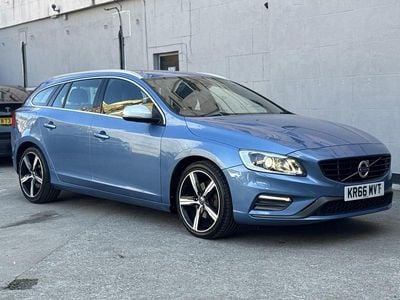 Usado Volvo V60 R-Design 150 HP (110 kW) 2016 Azul Carrinha