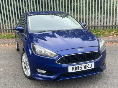 Used Ford Focus Zetec 120 HP (88 kW) 2015 Blue Hatchback