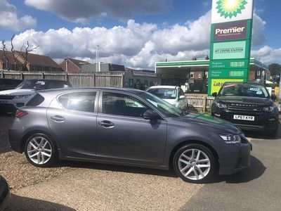 Lexus CT200h