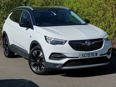 Second-hand Vauxhall Grandland X Design Edition 130 CP (95 kW) 2019 Alb SUV