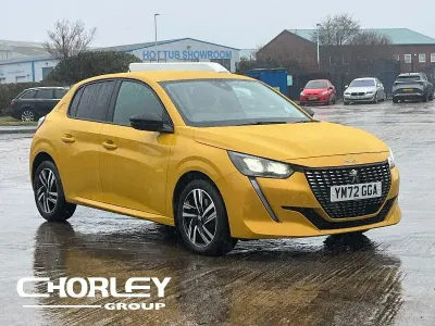 Used Peugeot 208 Active+ 102 HP (75 kW) 2023 Yellow Hatchback