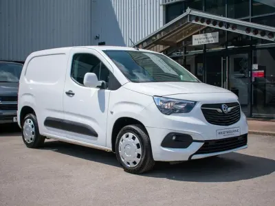Used Vauxhall Combo Sportive 100 HP (73 kW) 2021 White MPV
