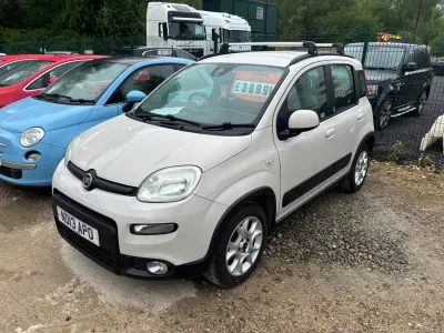 Usado Fiat Panda Trekking 85 HP (62 kW) 2013 Bege Citadino