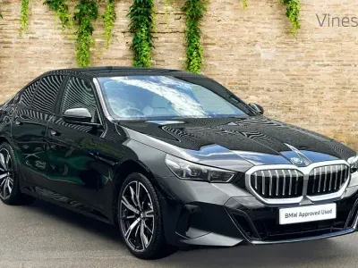 Begagnad BMW 520 M Sport 205 HK (150 kW) 2025 Svart