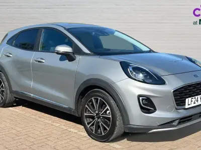 Usado Ford Puma Titanium 125 HP (91 kW) 2024 Prateado SUV