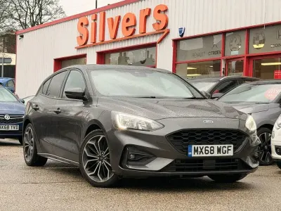 Używany Ford Focus ST-Line X 125 KM (91 kW) 2018 Szary Hatchback