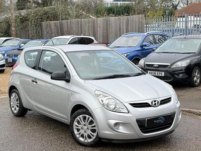 Silver Used 2011 Hyundai i20 Classic Hatchback | £2,999 (Fair price)