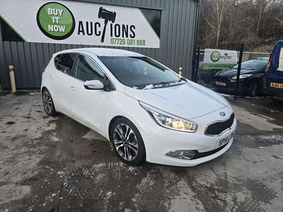 Used Kia Ceed 2014 White Hatchback