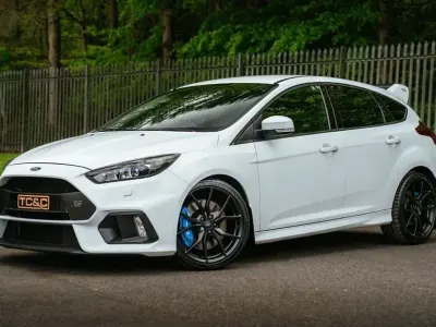 Usado Ford Focus RS 350 HP (257 kW) 2016 Branco Citadino